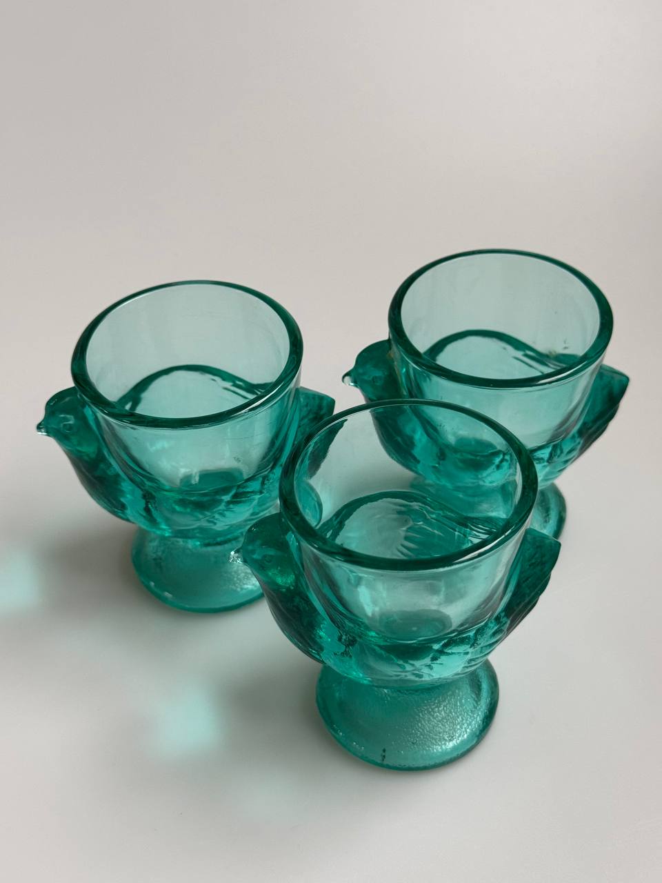 Vintage French Chicken-Shaped Glass Egg Cups – Set of 3 (Turquoise/Aqua Blue)