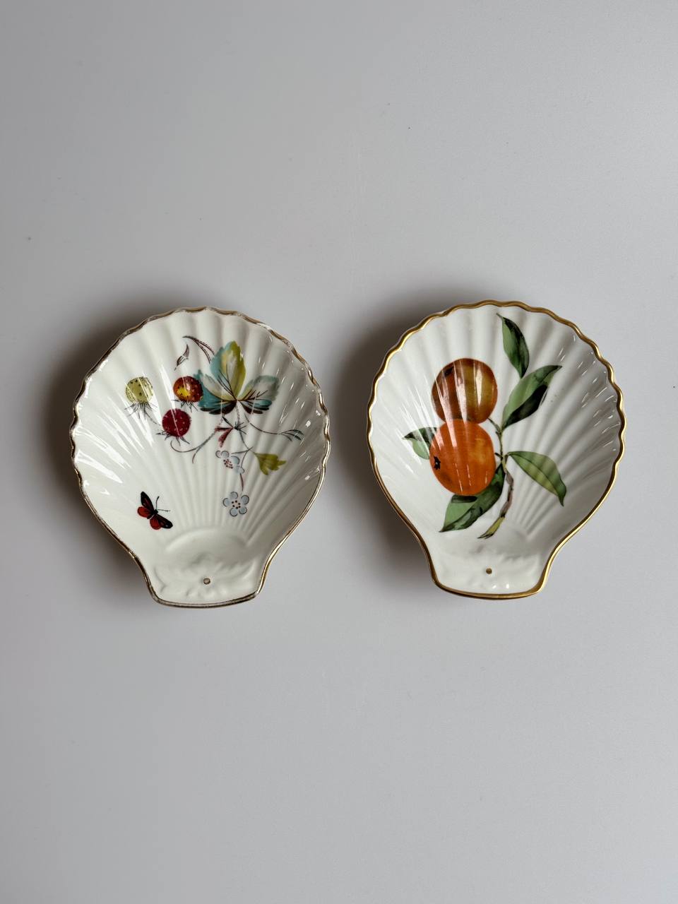 Set of 2 Vintage Shell-Shaped Trinket Dishes – Fruit & Floral Design