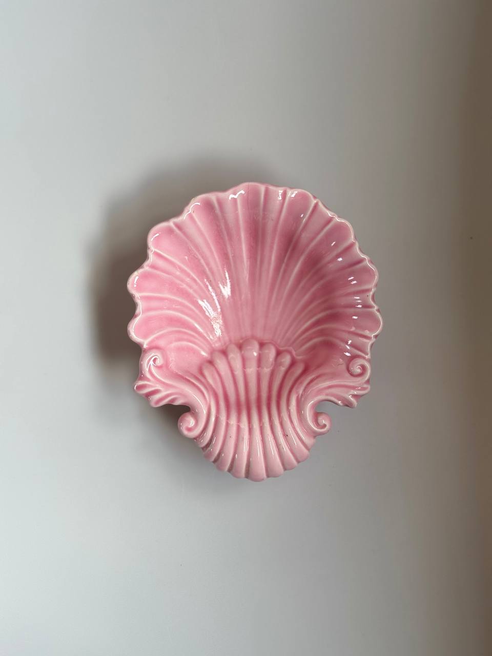 Vintage Pink Shell-Shaped Ceramic Soap Dish