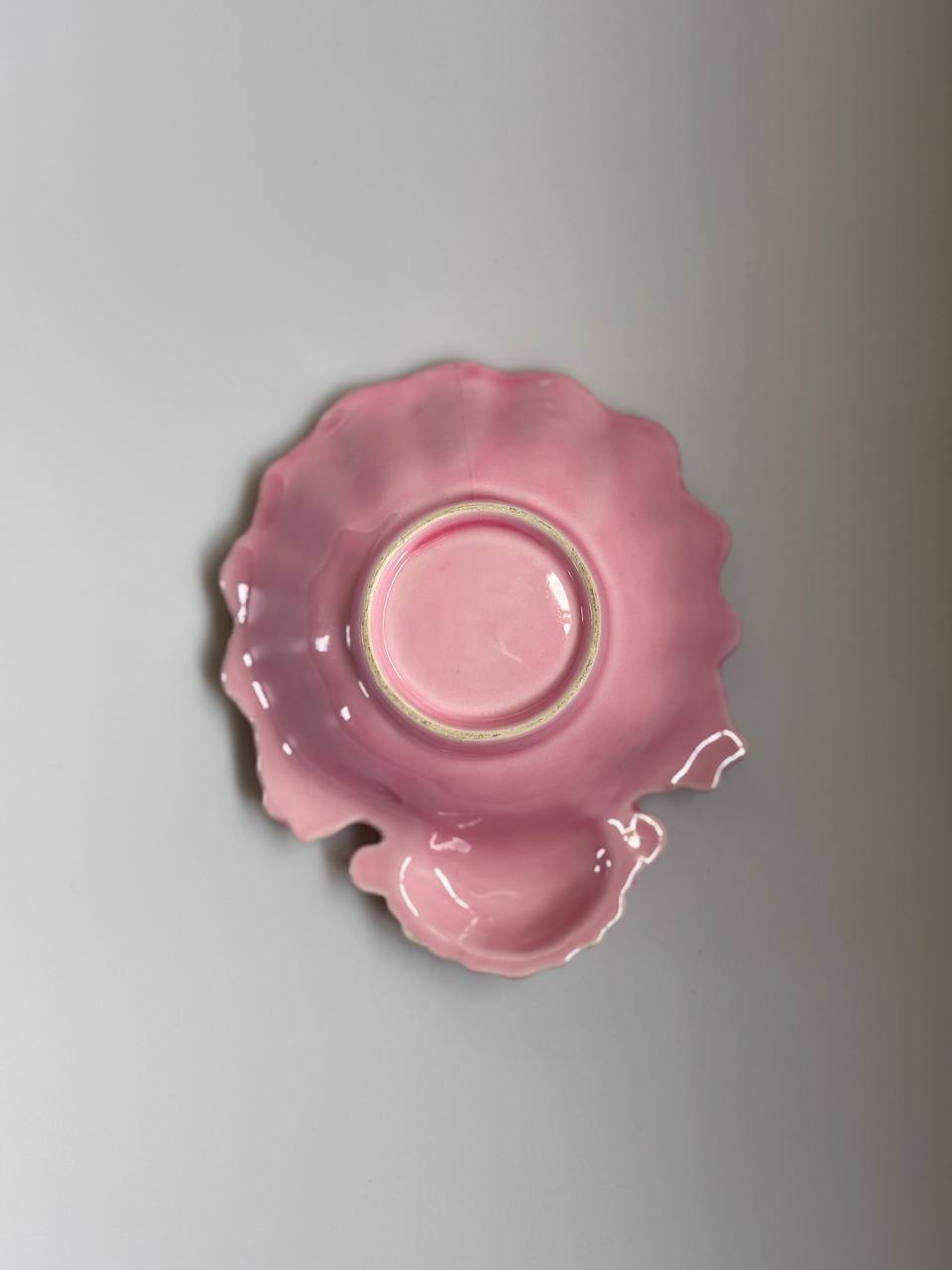 Vintage Pink Shell-Shaped Ceramic Soap Dish